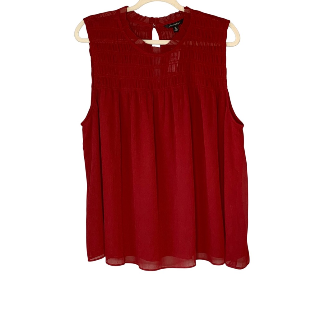 Banana Republic NWT rusty red smocked high‎ neckline sleeveless blouse. Size XL